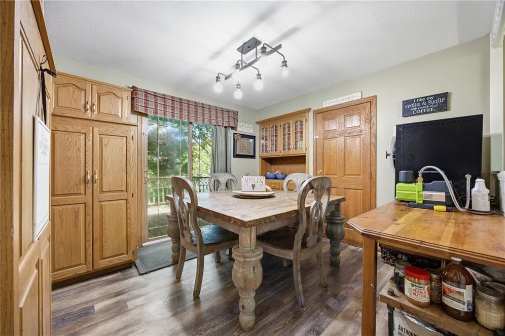 Photo 7 of 15 - 3903 N Osage Street, Independence, MO 64050