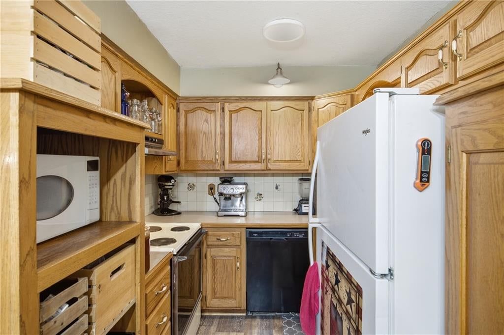 Photo 8 of 15 - 3903 N Osage Street, Independence, MO 64050
