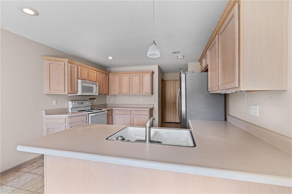 9831 N POTTER Avenue — photo 11