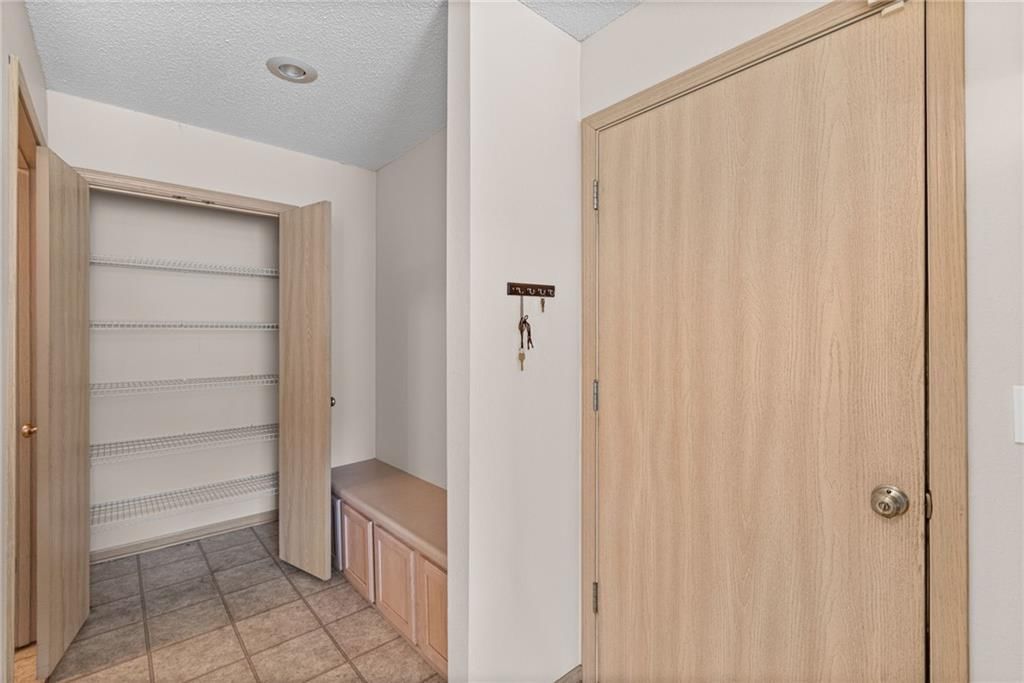 9831 N POTTER Avenue — photo 14