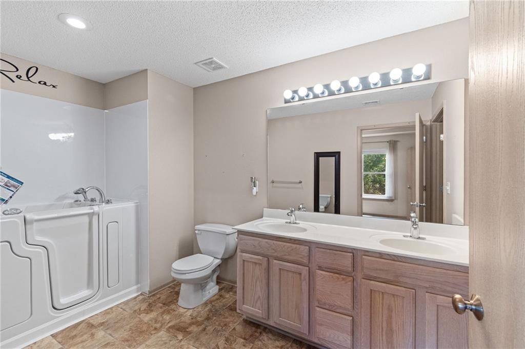 9831 N POTTER Avenue — photo 21