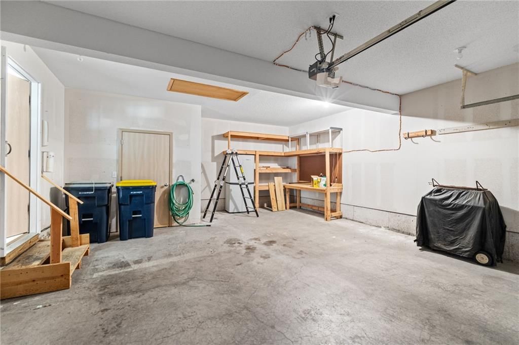 9831 N POTTER Avenue — photo 23