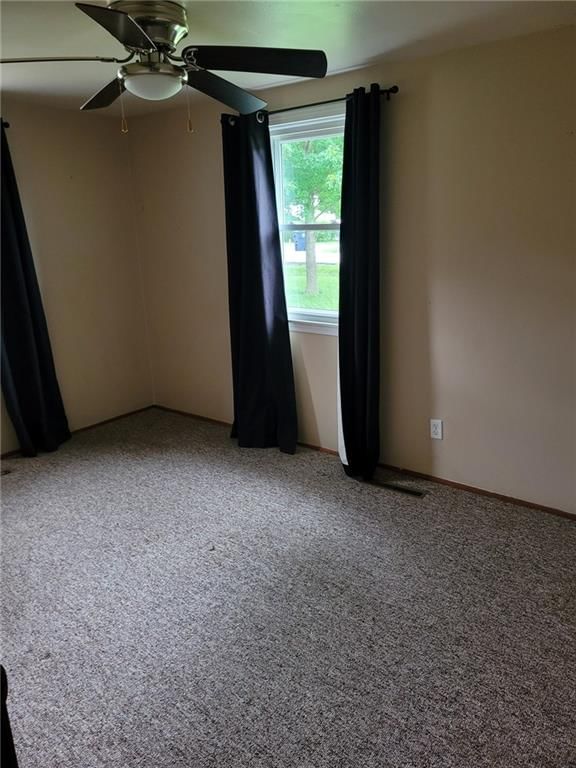 8105 N SUMMIT Street — photo 2