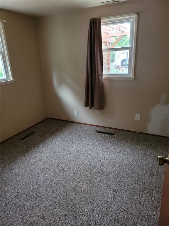 8105 N SUMMIT Street — photo 4