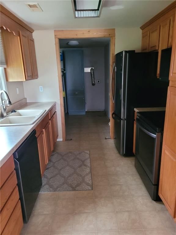 8105 N SUMMIT Street — photo 6