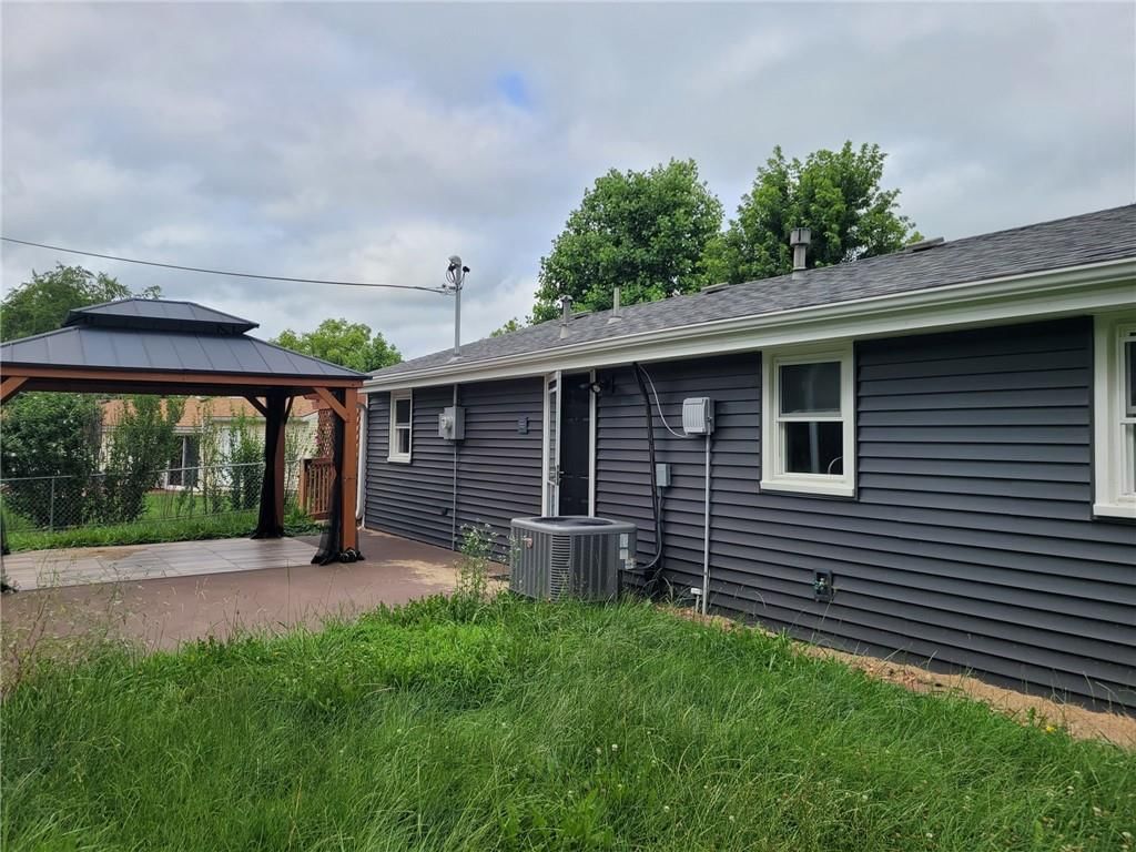 8105 N SUMMIT Street — photo 11