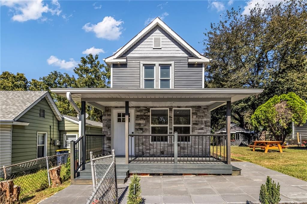 5822 E 10th Street, Kansas City, MO