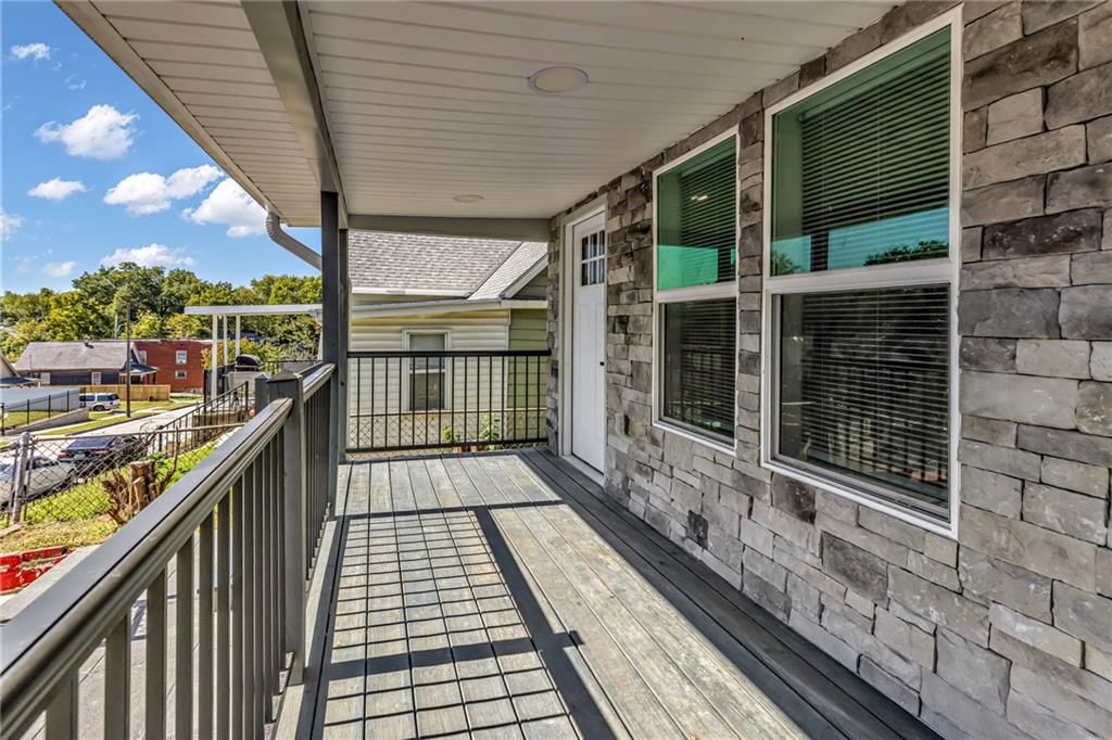 5822 E 10th Street, Kansas City, MO: listing photo 3