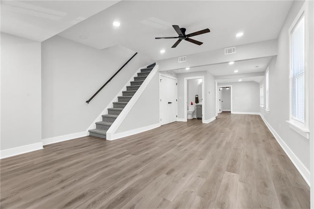 Photo 5 of 29 - 5822 E 10th Street, Kansas City, MO 64126