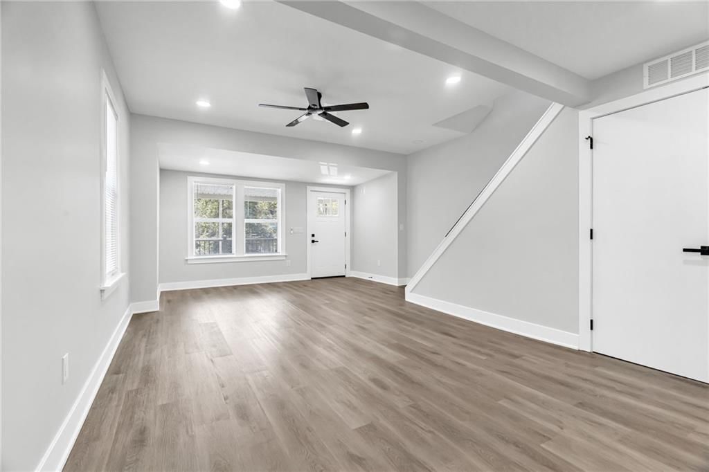 Photo 7 of 29 - 5822 E 10th Street, Kansas City, MO 64126