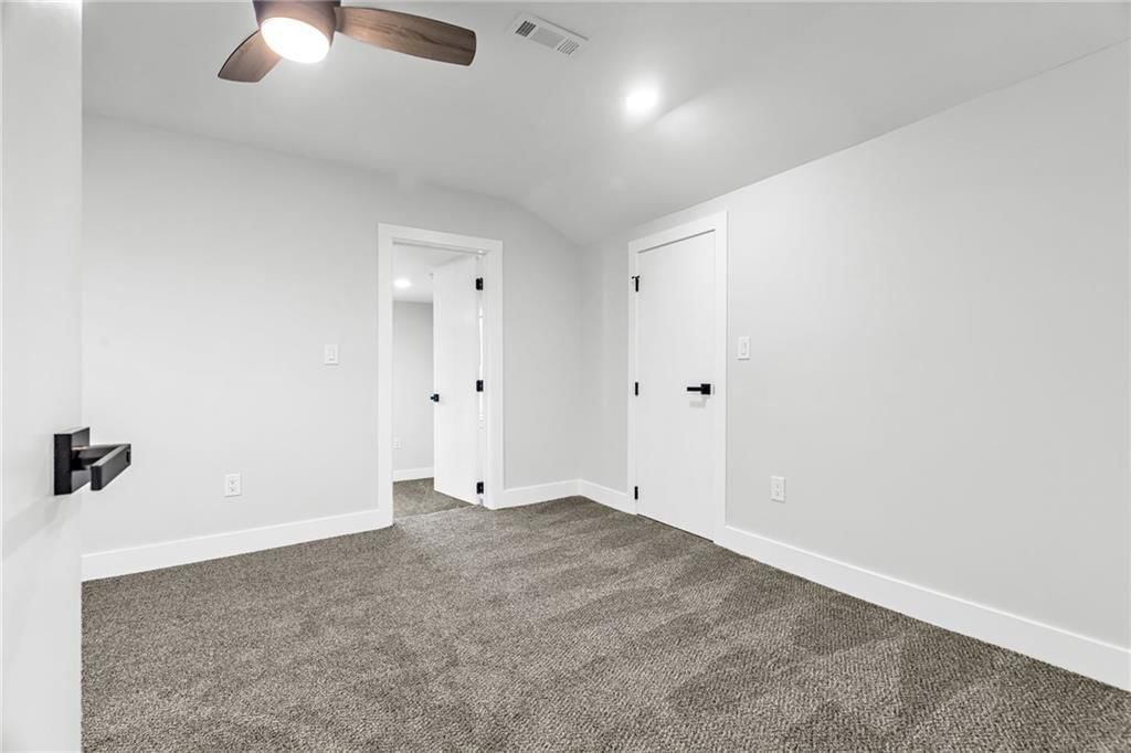 Photo 13 of 29 - 5822 E 10th Street, Kansas City, MO 64126