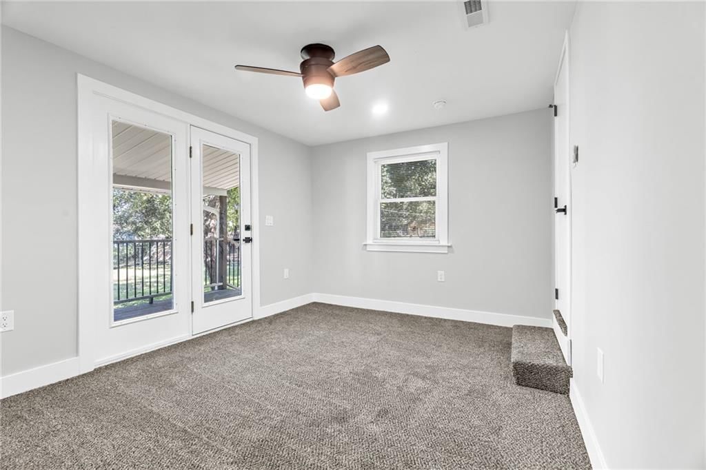 Photo 16 of 29 - 5822 E 10th Street, Kansas City, MO 64126