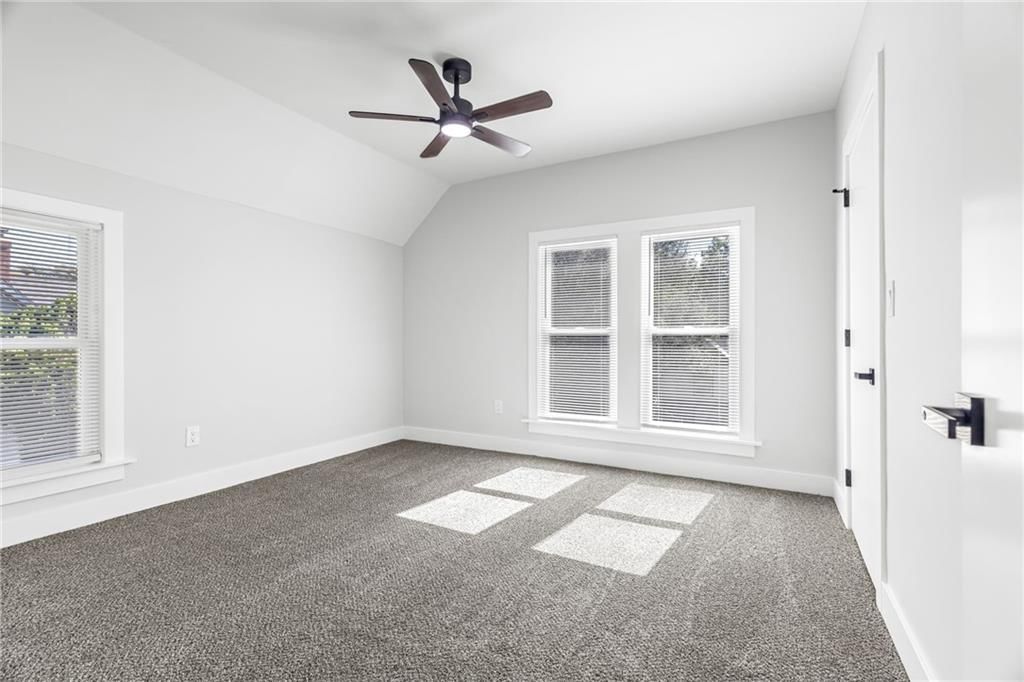 Photo 18 of 29 - 5822 E 10th Street, Kansas City, MO 64126
