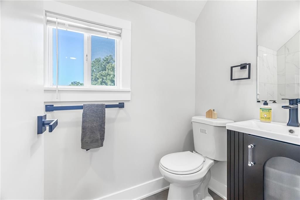 Photo 22 of 29 - 5822 E 10th Street, Kansas City, MO 64126