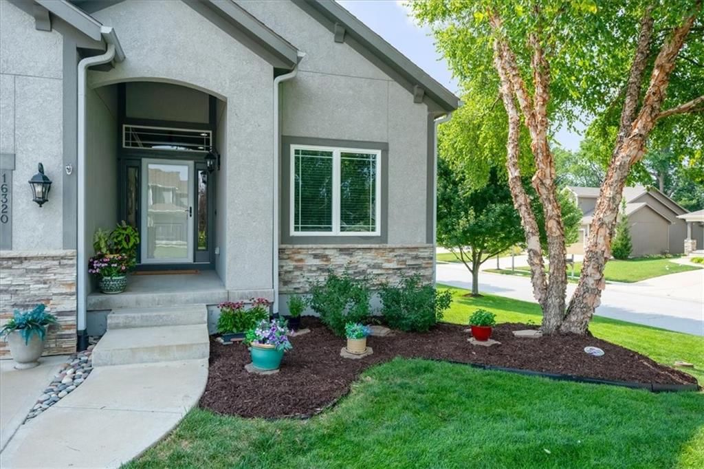 16320 S Heatherwood Street — photo 2