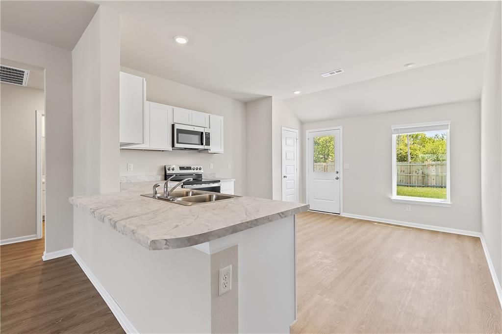 1608 SW 9th Street — photo 7