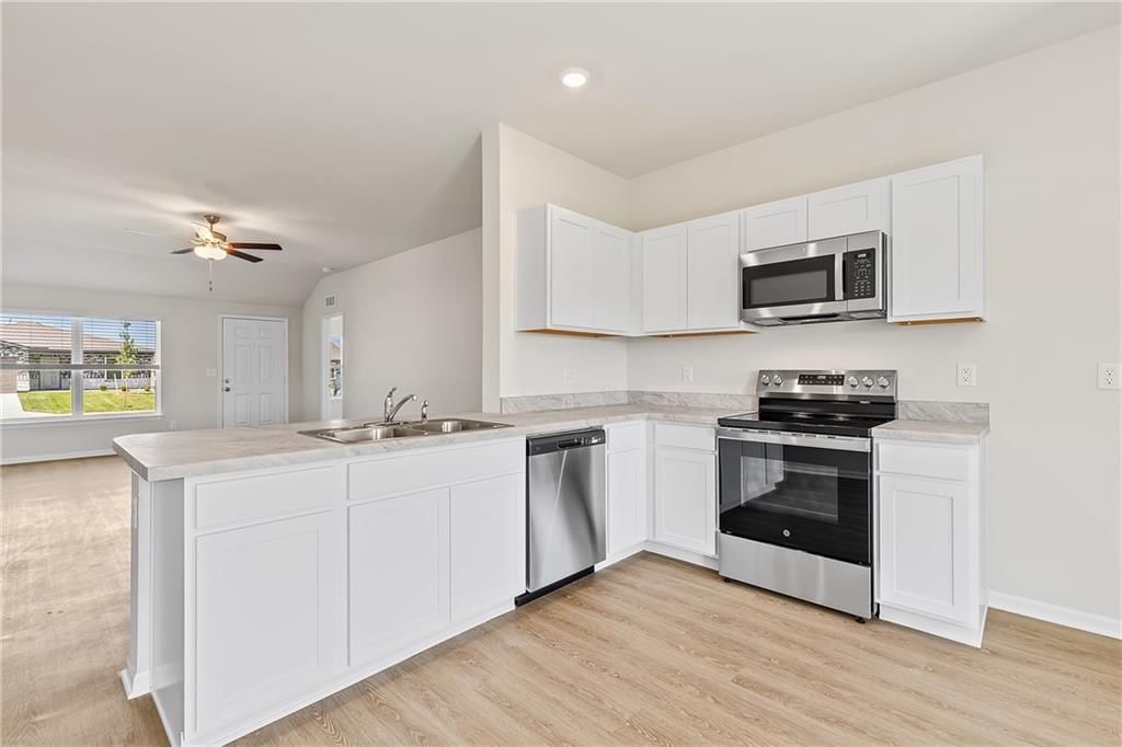 1608 SW 9th Street — photo 8