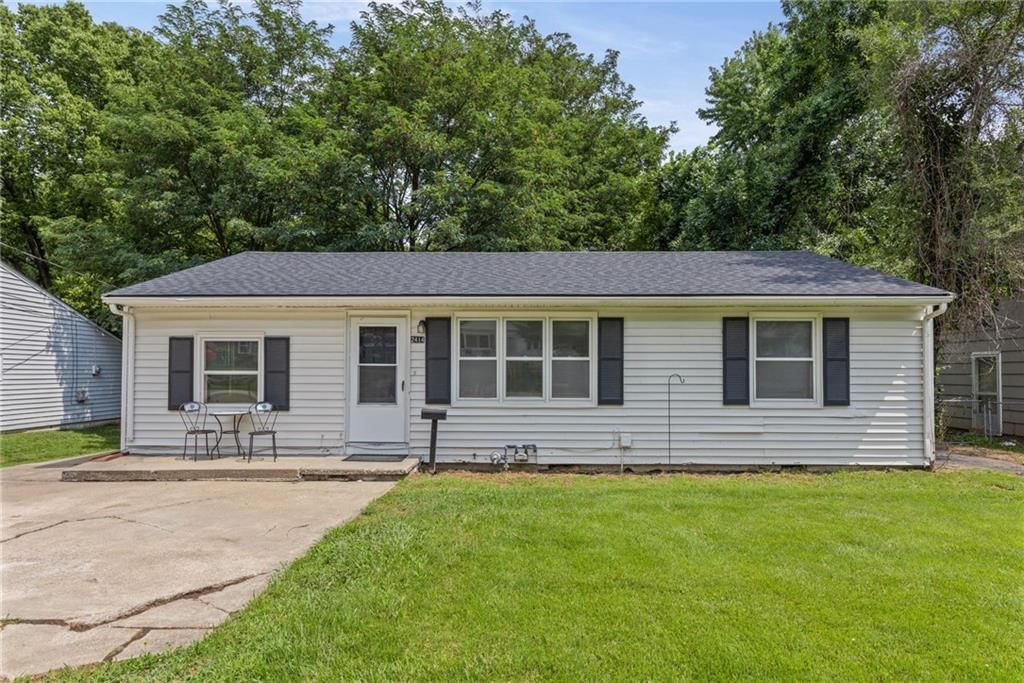 2414 NE Pursell Road — photo 1