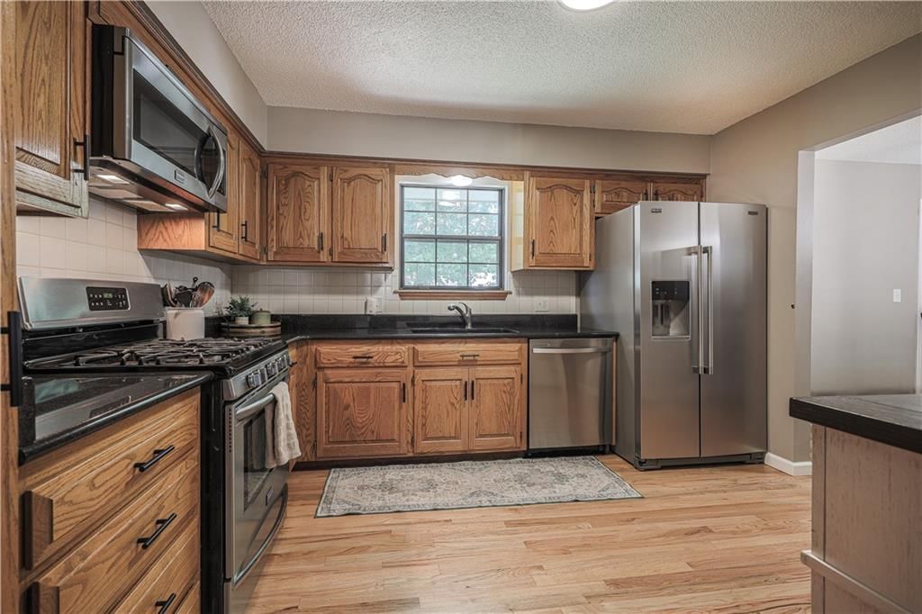 210 Dawn Avenue — photo 4