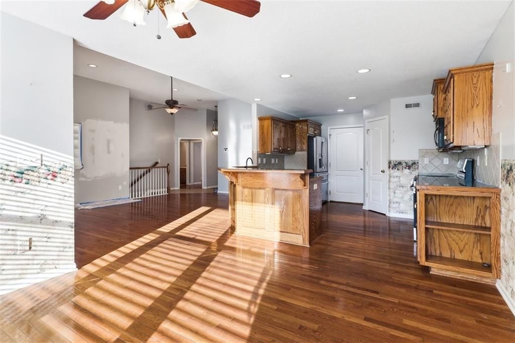 7304 N Cypress Avenue — photo 8