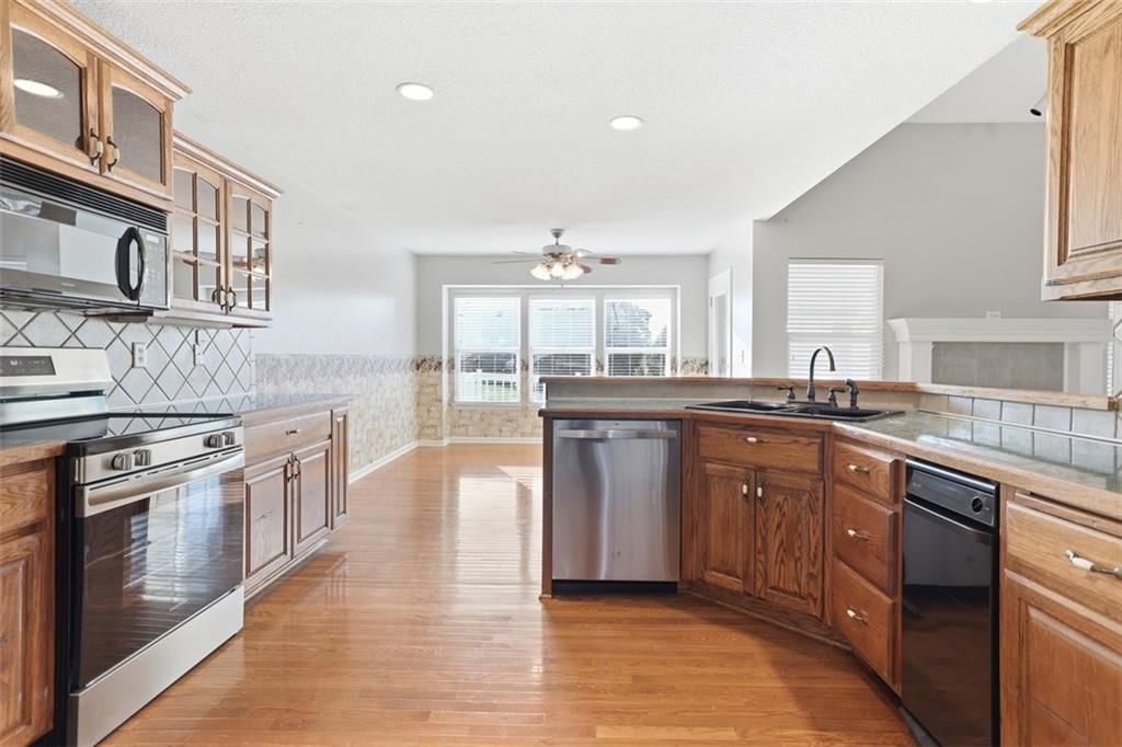 7304 N Cypress Avenue — photo 10