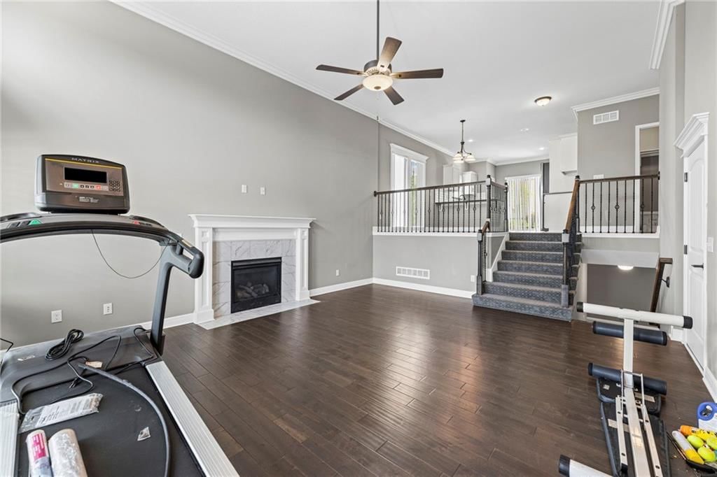 Photo 4 of 37 - 9409 N Ditzler Avenue, Kansas City, MO 64157