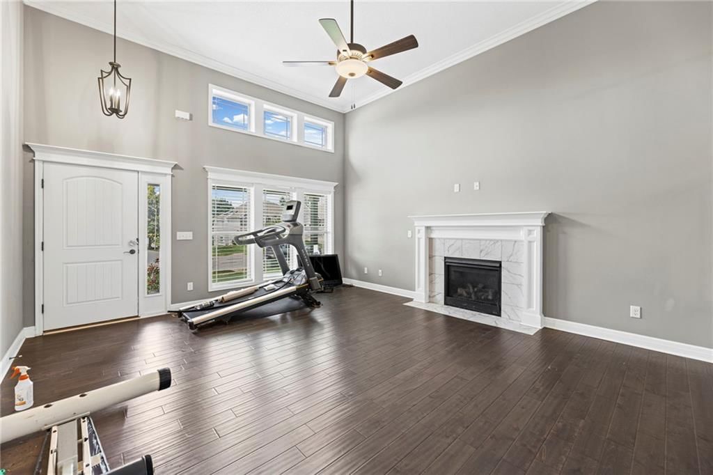 Photo 7 of 37 - 9409 N Ditzler Avenue, Kansas City, MO 64157