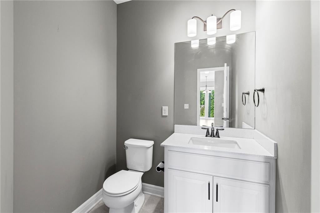 Photo 16 of 37 - 9409 N Ditzler Avenue, Kansas City, MO 64157