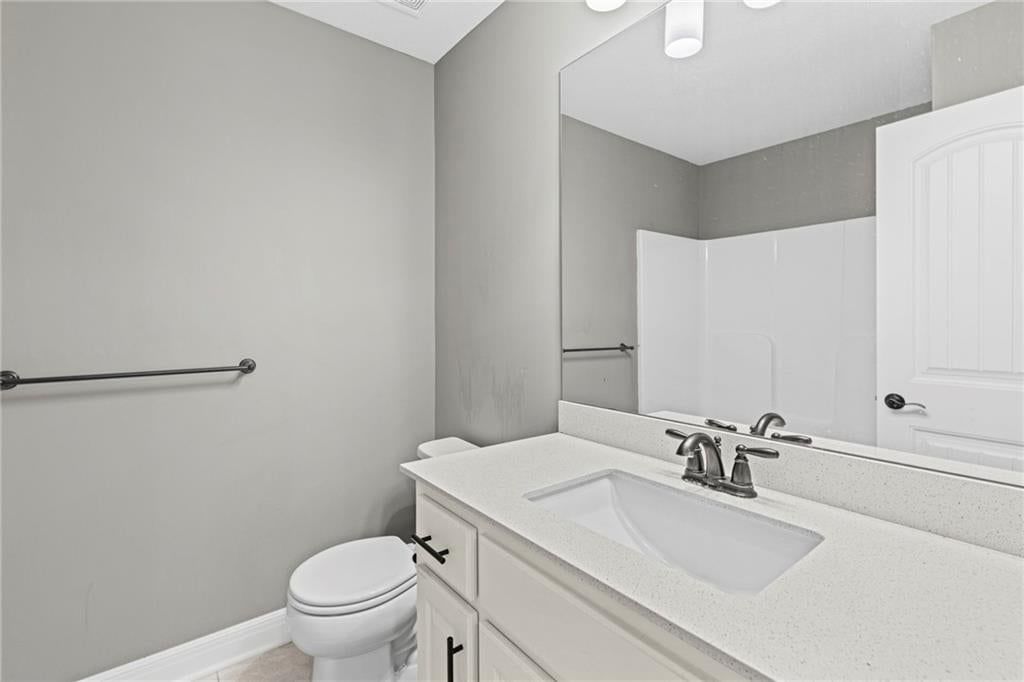 Photo 27 of 37 - 9409 N Ditzler Avenue, Kansas City, MO 64157