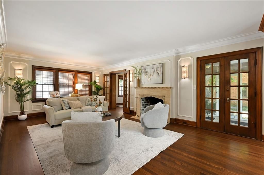 804 W 67th Terrace — photo 8