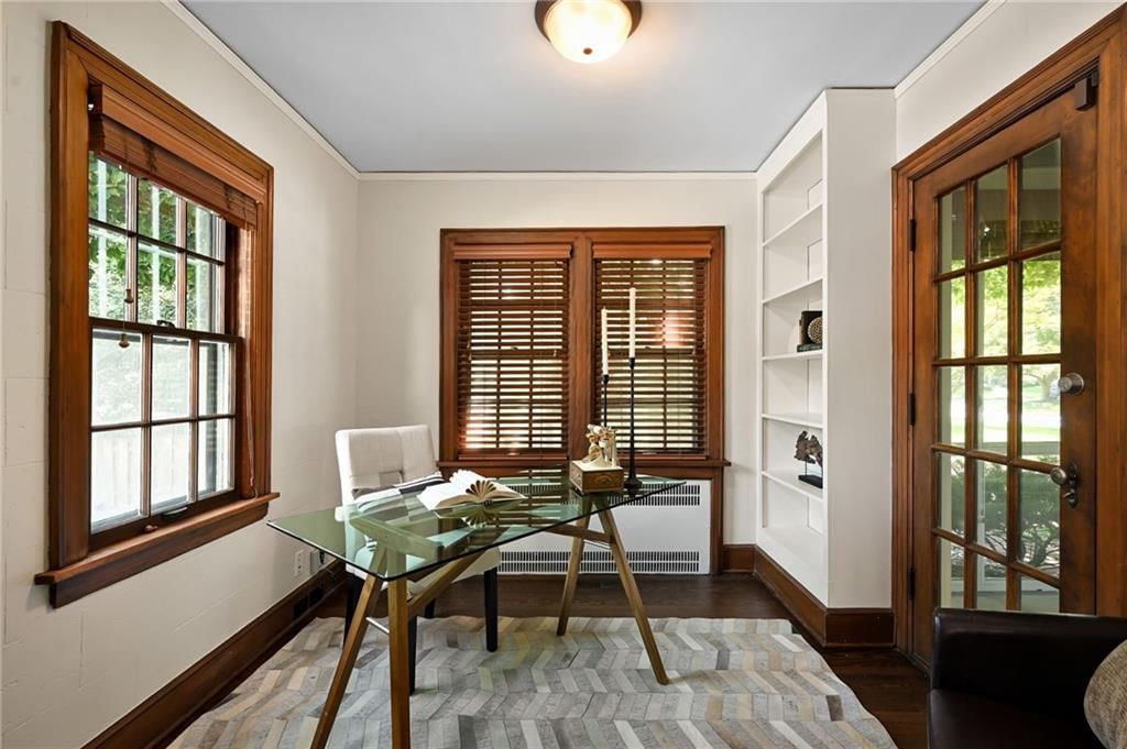804 W 67th Terrace — photo 9