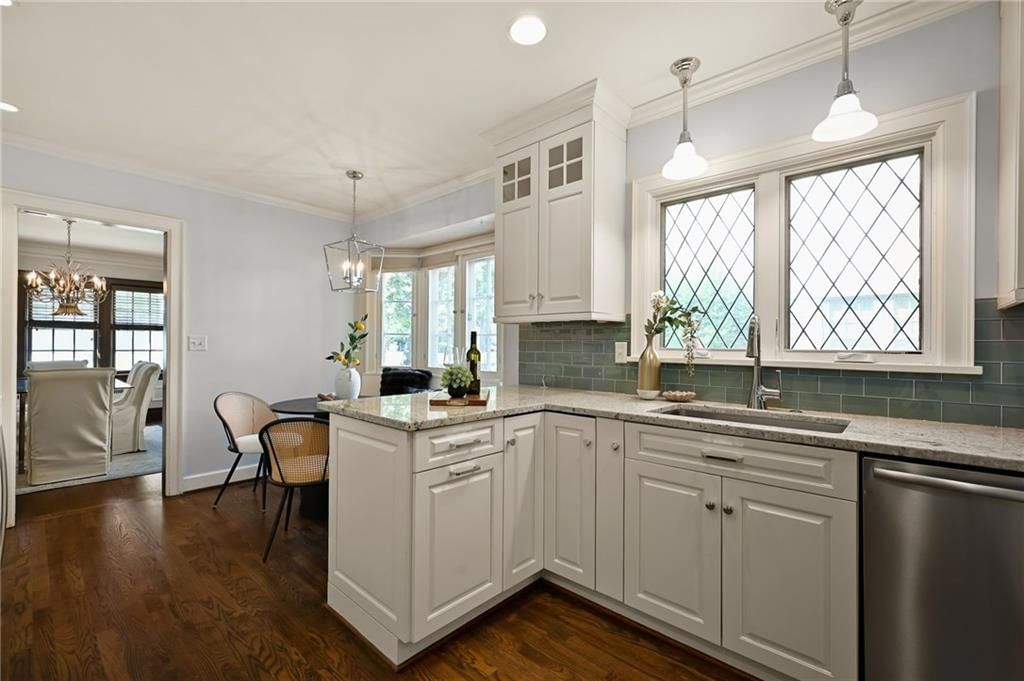 804 W 67th Terrace — photo 10