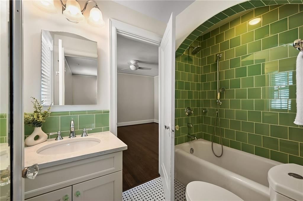 804 W 67th Terrace — photo 24