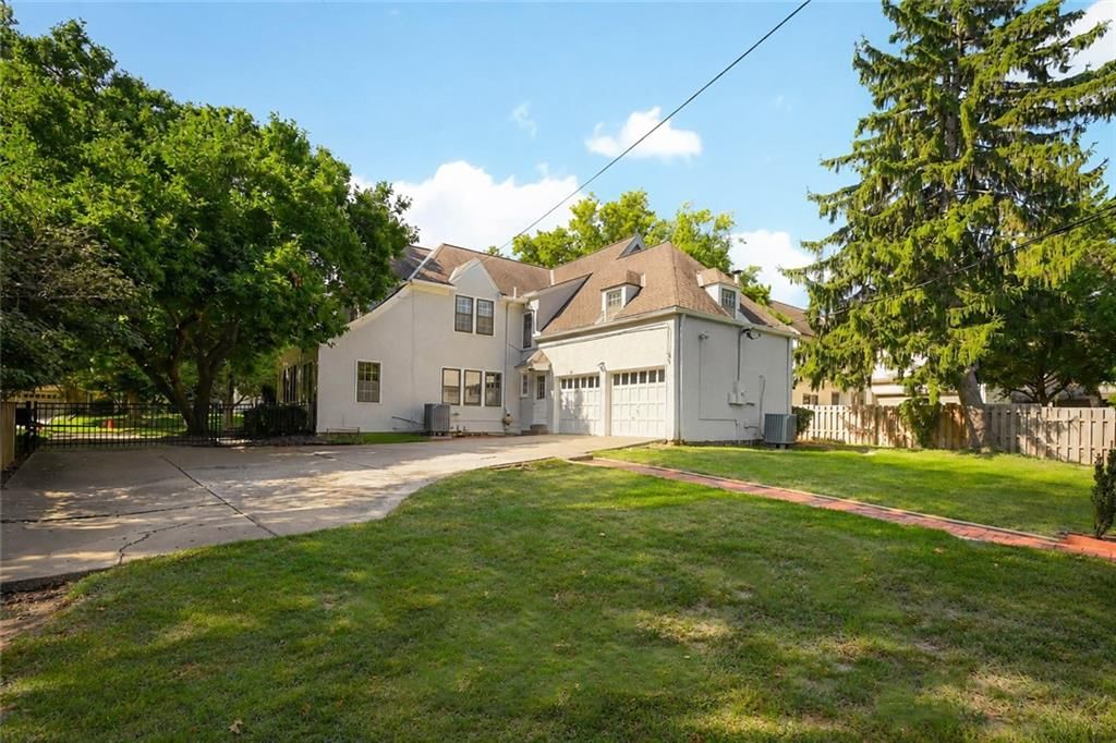 804 W 67th Terrace — photo 30