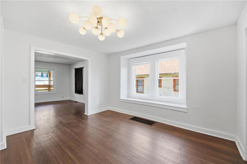 1329 Rowland Avenue — photo 7