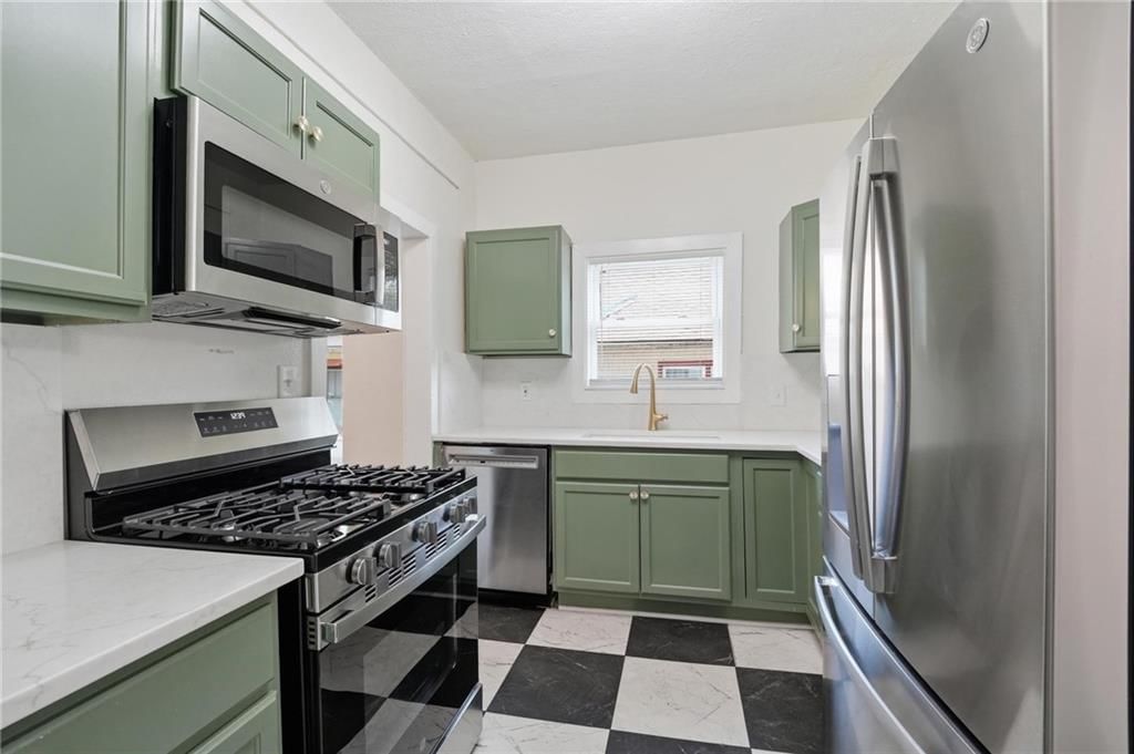 1329 Rowland Avenue — photo 12