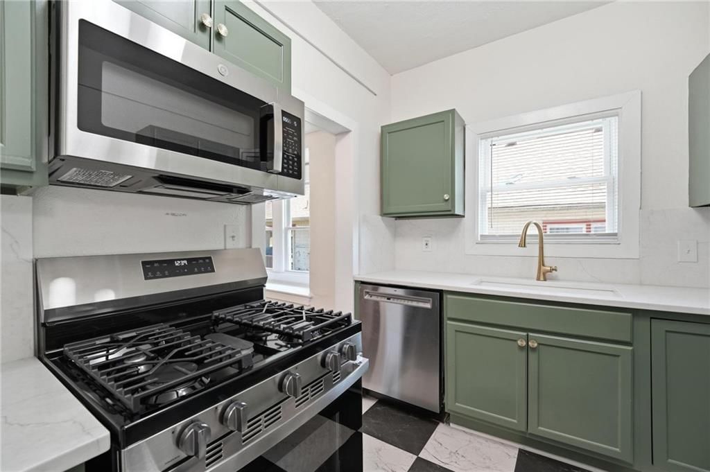 1329 Rowland Avenue — photo 13