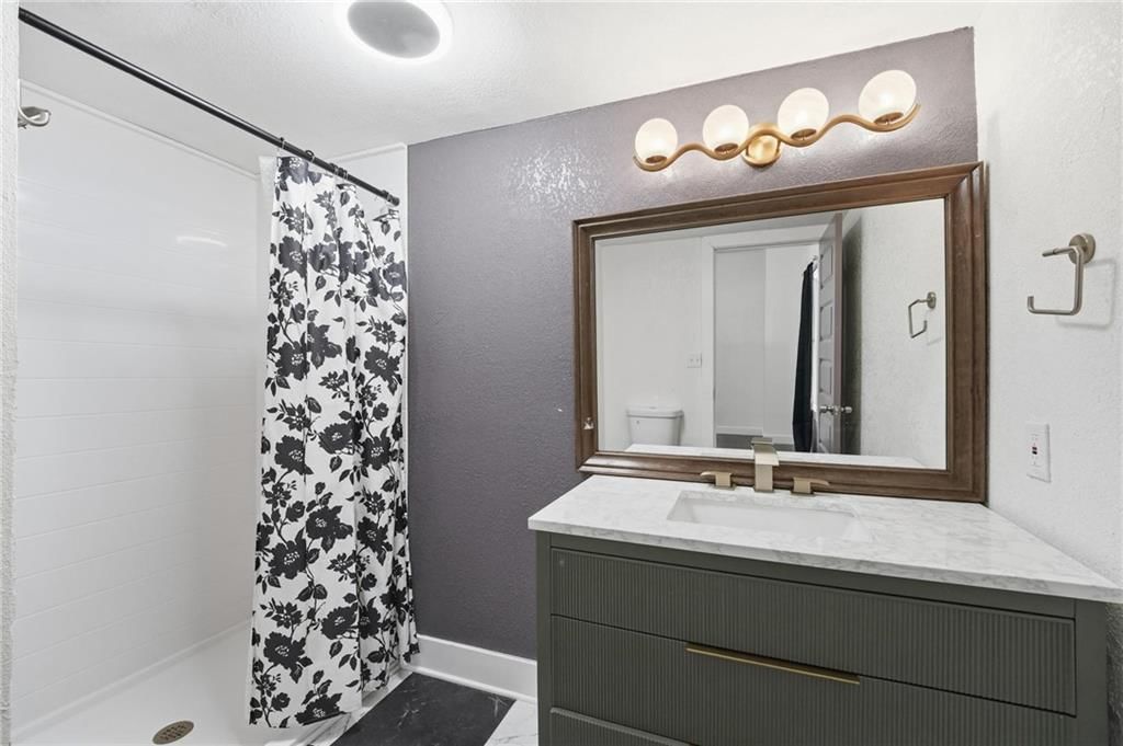 1329 Rowland Avenue — photo 20