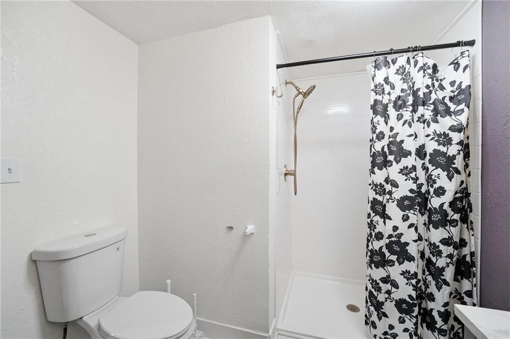 1329 Rowland Avenue — photo 21