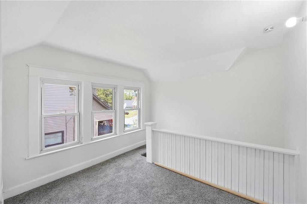 1329 Rowland Avenue — photo 24