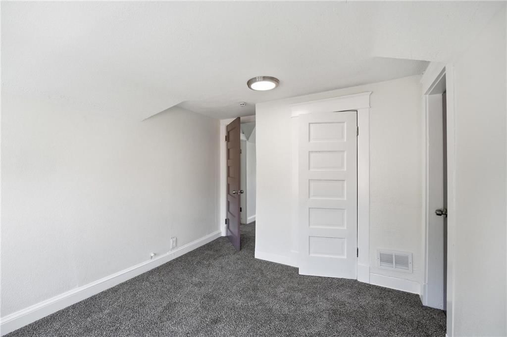 1329 Rowland Avenue — photo 29