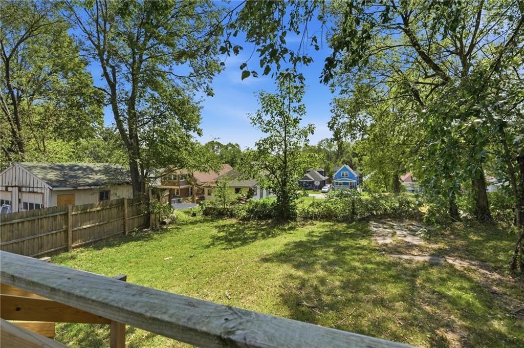 1329 Rowland Avenue — photo 32