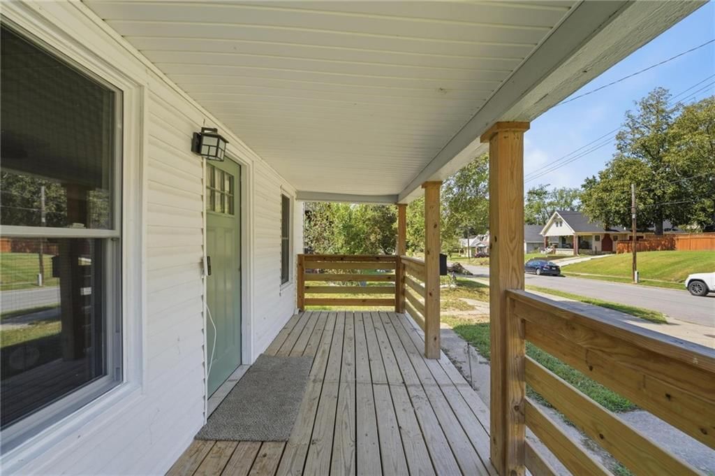1329 Rowland Avenue — photo 45
