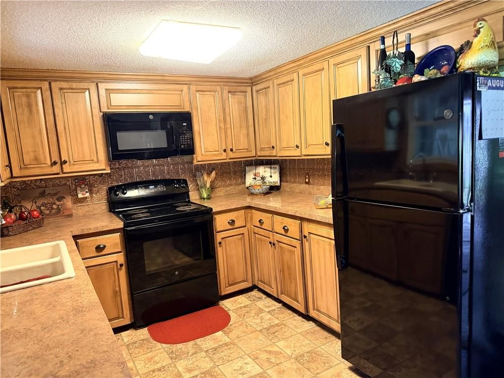 203 Ridgeway Drive — photo 6
