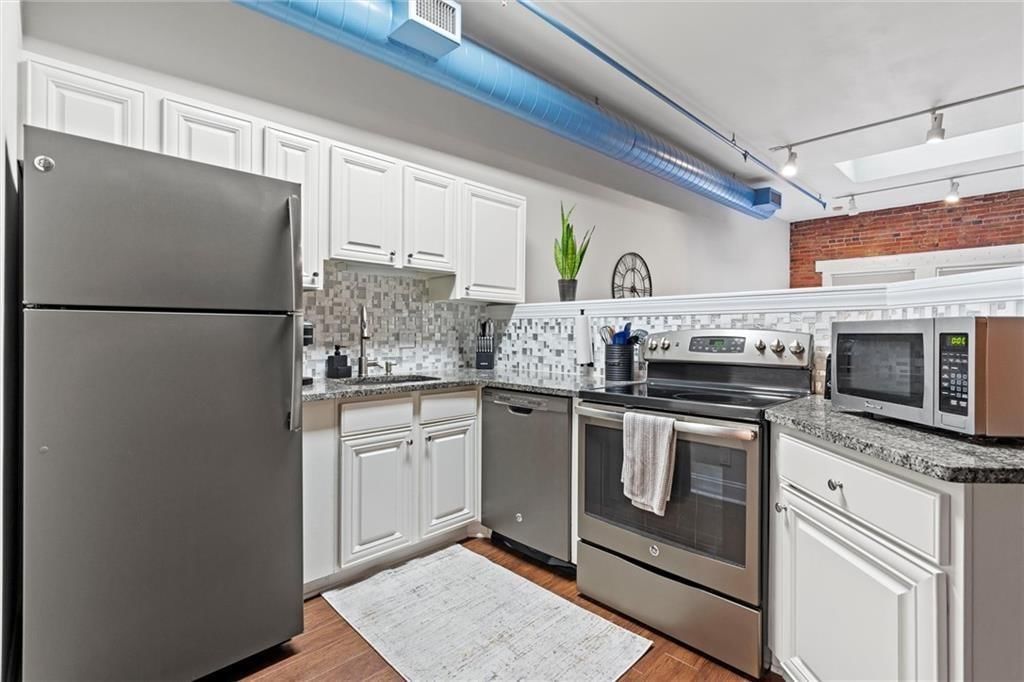 700 Broadway Boulevard — photo 12