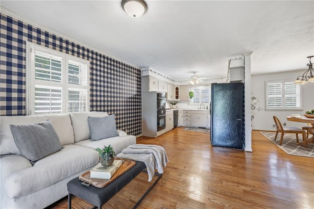 211 W 104th Terrace — photo 15