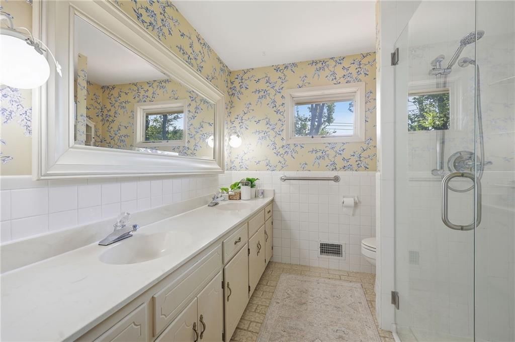 211 W 104th Terrace — photo 22