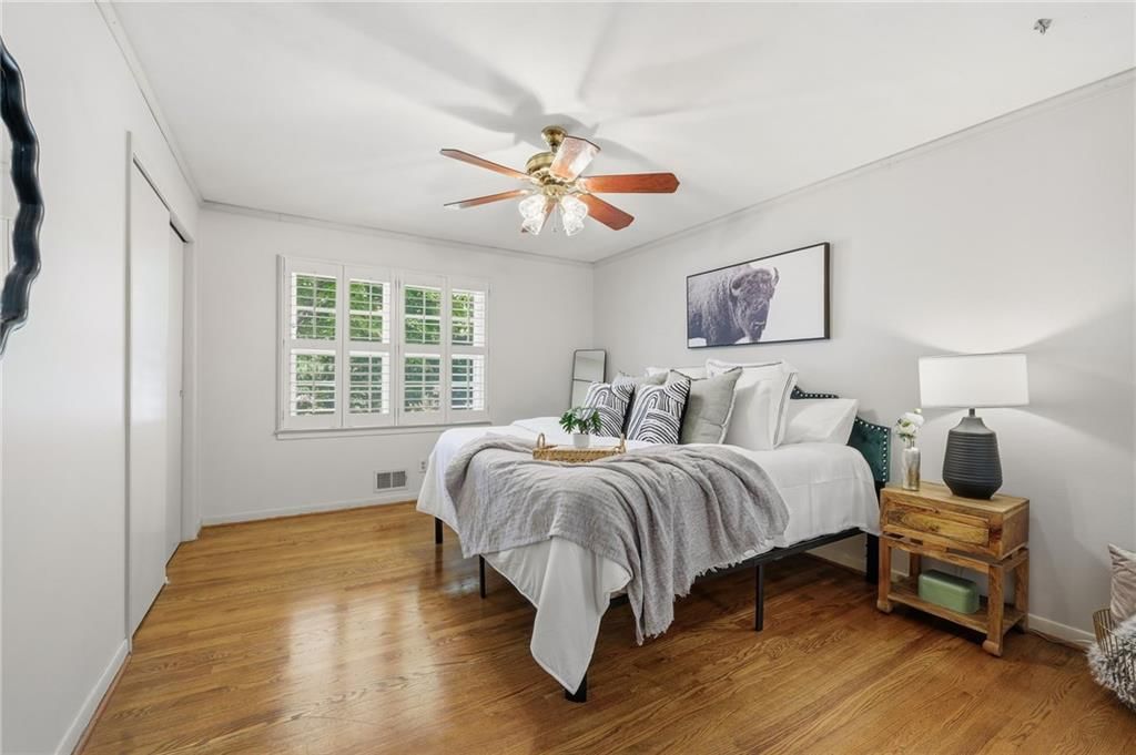 211 W 104th Terrace — photo 24