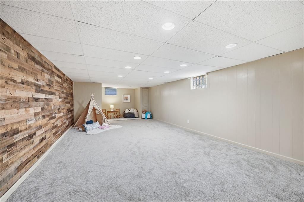 211 W 104th Terrace — photo 27