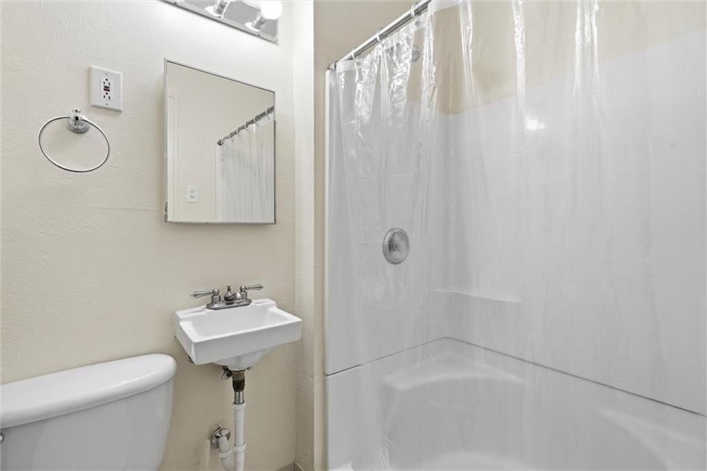 4328 Fisher Street — photo 22
